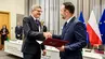 Prof. Chmiel odbiera powołanie z rąk ministra.