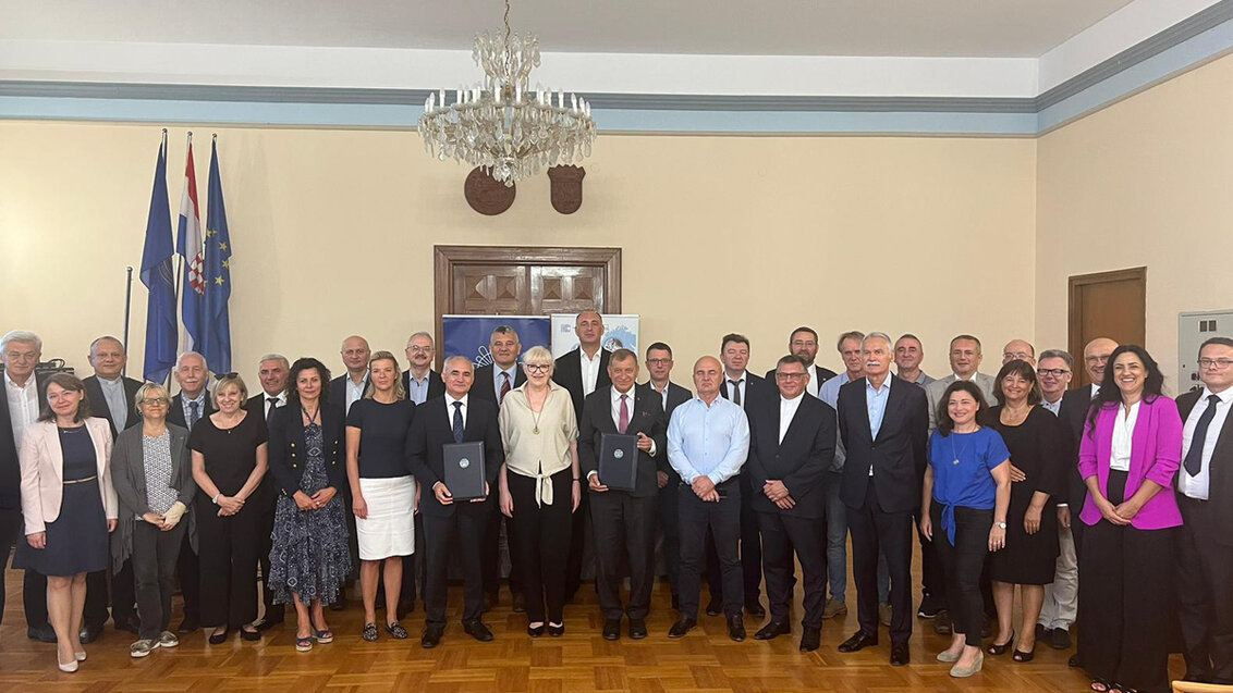 Zdjęcie grupowe uczestników Konferencji rektorów w Zadarze.