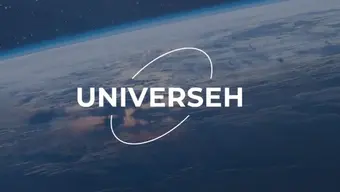 Logotyp UNIVERSEH na tle zdjęcia przestrzeni kosmicznej.