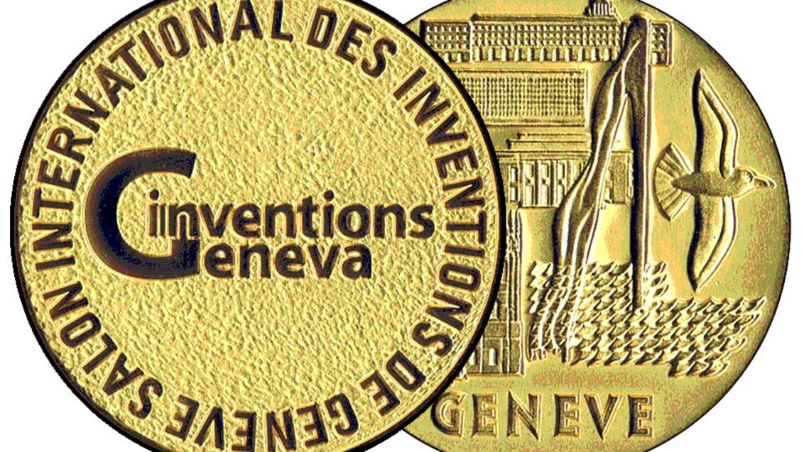An image that shows the heads and tails of a gold medal from the International Exhibition of Inventions in Geneva.
