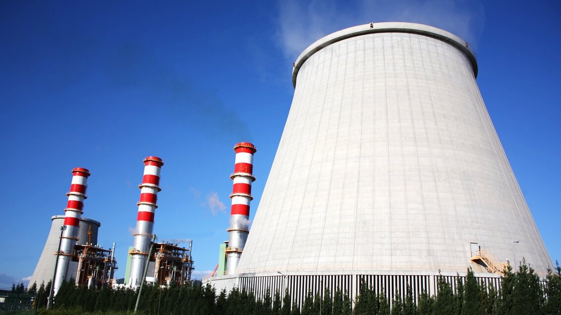 Na zdjęciu chłodnia kominowa elektrowni jądrowej