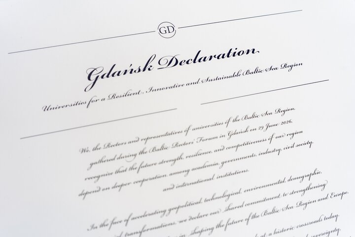 A close-up photo of the Gdańsk Declaration.