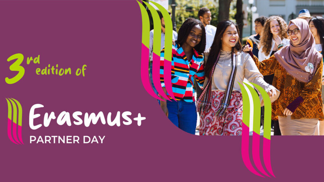 Kolorowa grafika informacyjna z nazwa wydarzenia i zdjęciem grupy młodych ludzi o różnym pochodzeniu etnicznym.