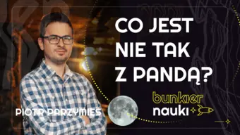 Grafika ilustracyjno-informacyjna z podtytułem odcinka („Co jest nie tak z pandą?"), imieniem i nazwiskiem gościa-rozmówcy oraz jego zdjęciem.