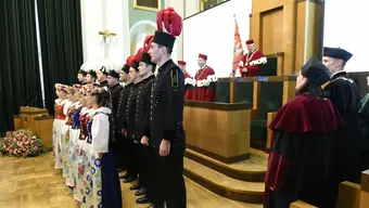 Zdjęcie wykonane podczas uroczystości w auli AGH.