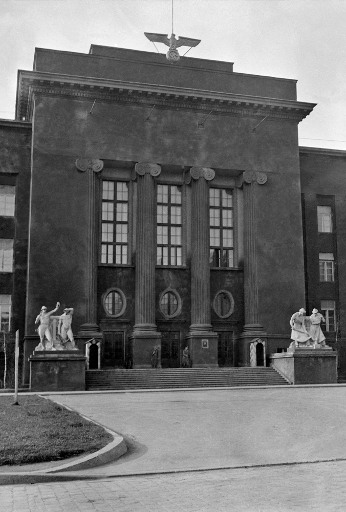 A black-and-white photo of the Academy under Nazi Germany occupation.