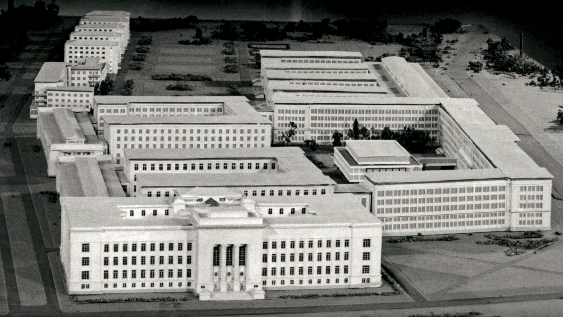 A black-and-white photo of a miniature model of the AGH UST Campus.